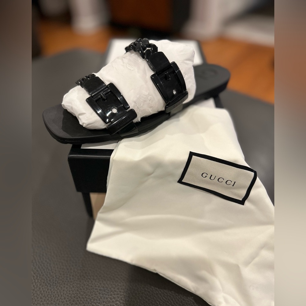 Authentic Gucci Rubber Chain Link Sandal